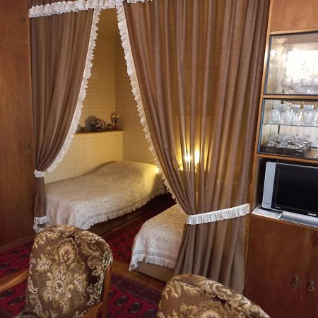 Ferienwohnung ,,Wohnen Wie Zu Grossmutter'S Zeiten'' Wien Exteriör bild