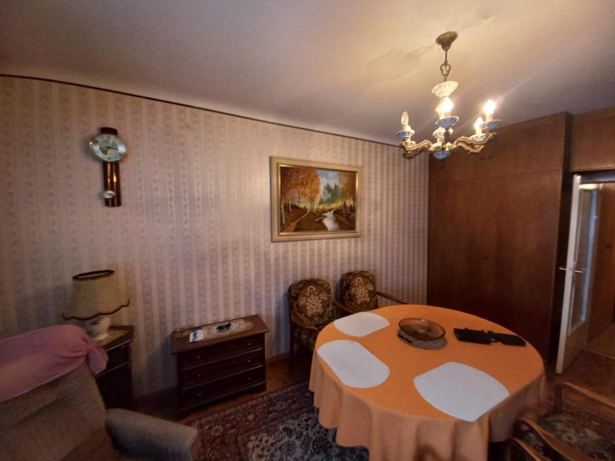 Ferienwohnung ,,Wohnen Wie Zu Grossmutter'S Zeiten'' Wien Exteriör bild
